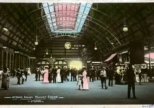 A postcard from c.1908 from the City of Sydney Archives:000245, showing commuters at the Grand Concourse at Sydney's Central Station. 