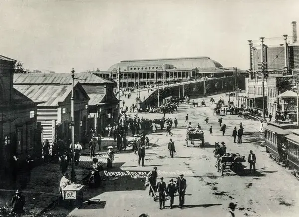 A Historic Photo of Belmore Markets and Central Station, viewed south from Campbell Street, c.1906 (City of Sydney Archives: 053773)