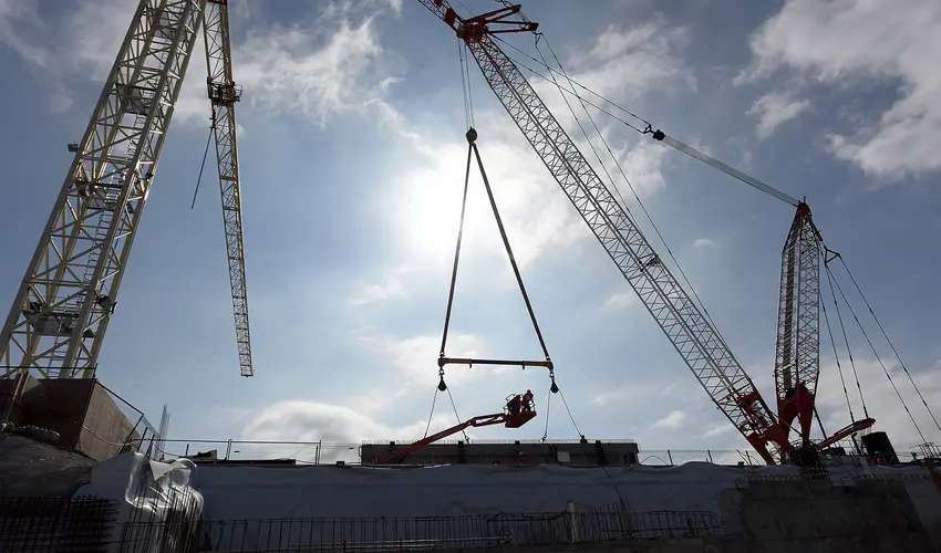 Lifting beams at Bella Vista station